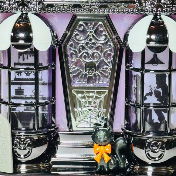 HALLOWEEN SWEET SHOP Projector Wallflowers Plug - Picture 3 of 7